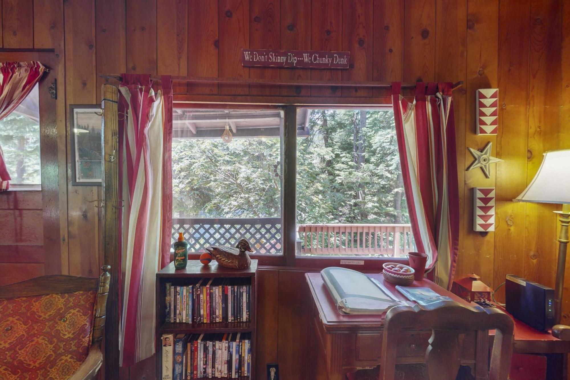Pine Cone Cottage Joseph Екстериор снимка