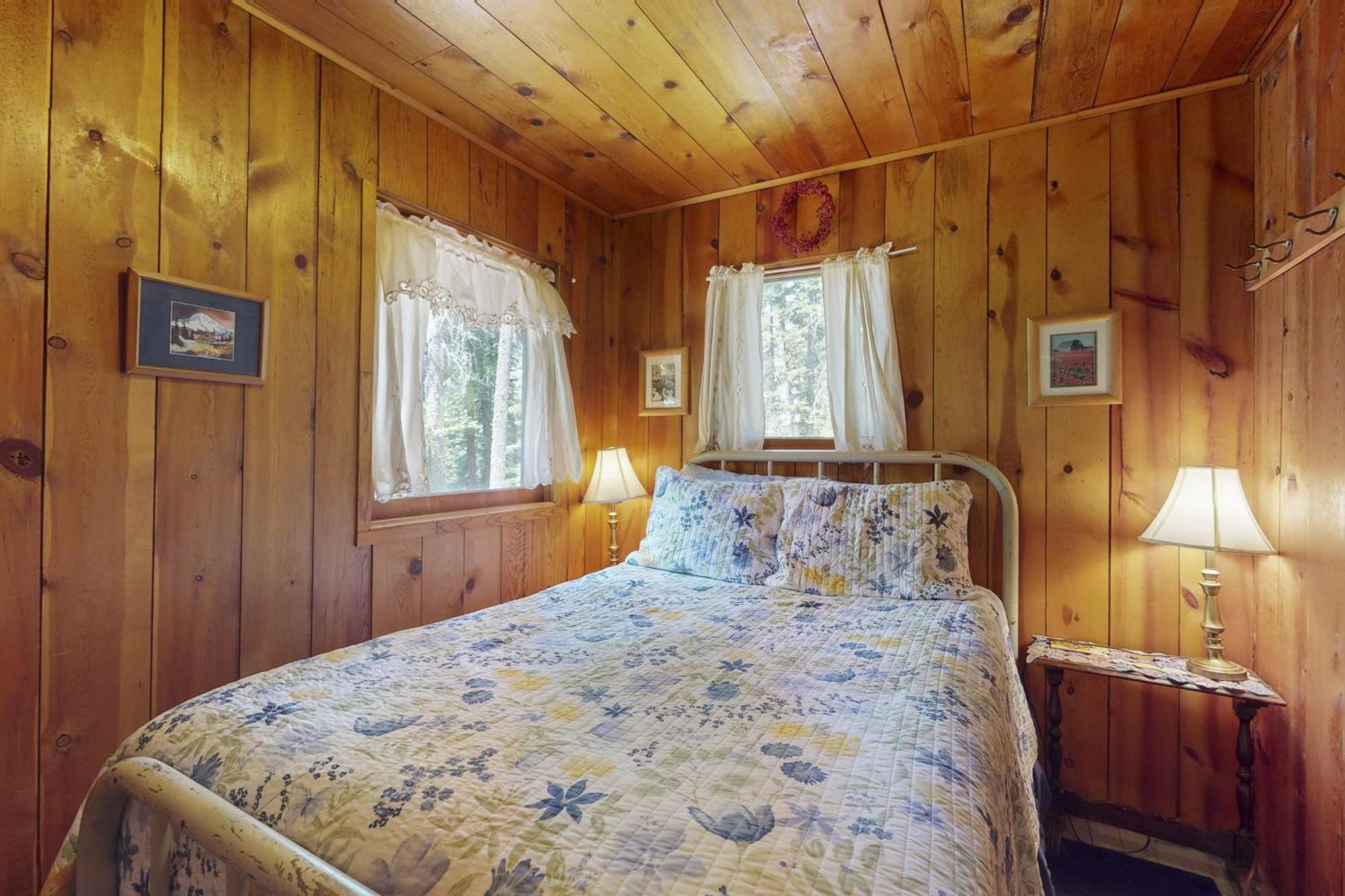 Pine Cone Cottage Joseph Екстериор снимка